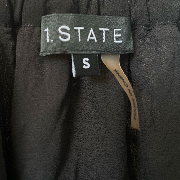 1. Slate Floral Top - Picture 5 of 6